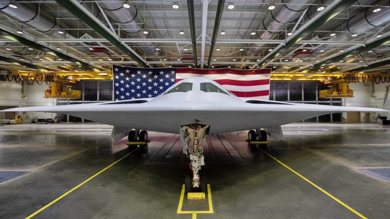 The B-21 Raider Bomber Just Made A Very Rare 'Public Appearance' | The ...